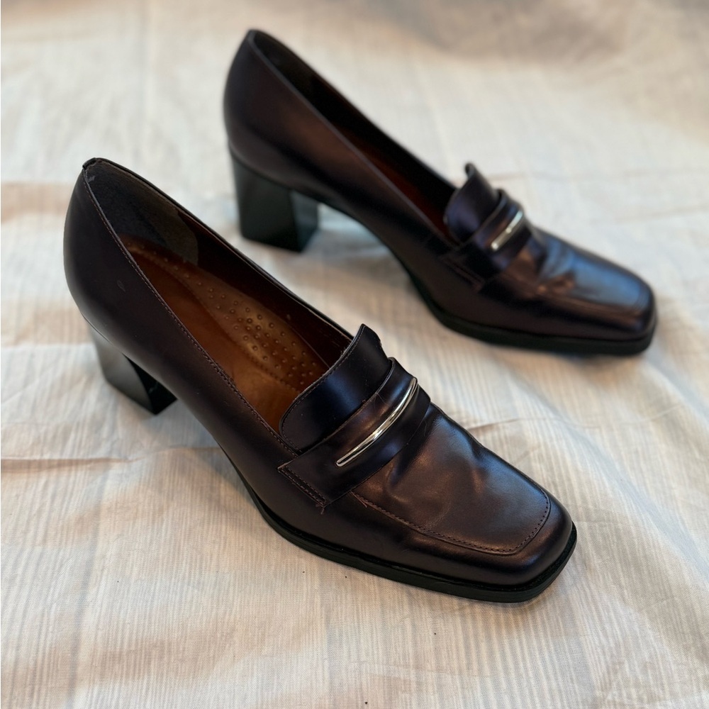 Naturalizer Women's Slip-ons Leather Heels Heeled Loafer Size 9 Maroon